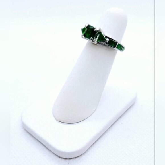 Silver Tone Simulant Emerald Gemstone Fashion Ring - Picture 5 of 10